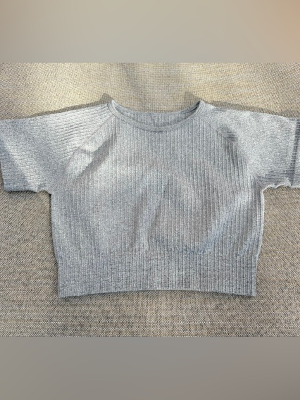 Gray Ribbed Short-Sleeve Cropped Workout/Athletic Tee like new women's size S